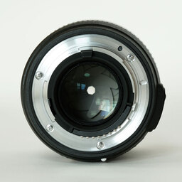 Nikon AF-S NIKKOR 28mm f/1.8G Nikon AF-S NIKKOR 28mm f/1.8G