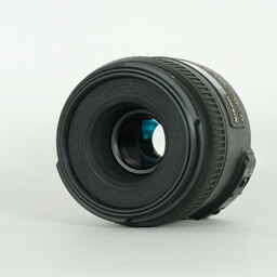 Nikon AF-S DX Micro NIKKOR 40mm f/2.8G Nikon AF-S DX Micro NIKKOR 40mm f/2.8G