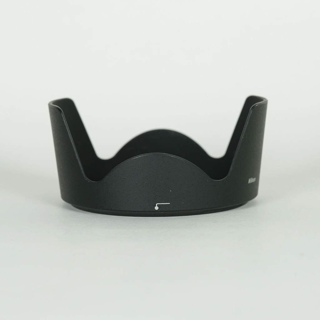 Nikon AF-S DX VR Zoom-Nikkor 18-200mm F3.5-5.6G IF-ED Nikon AF-S DX VR Zoom-Nikkor 18-200mm F3.5-5.6G IF-ED