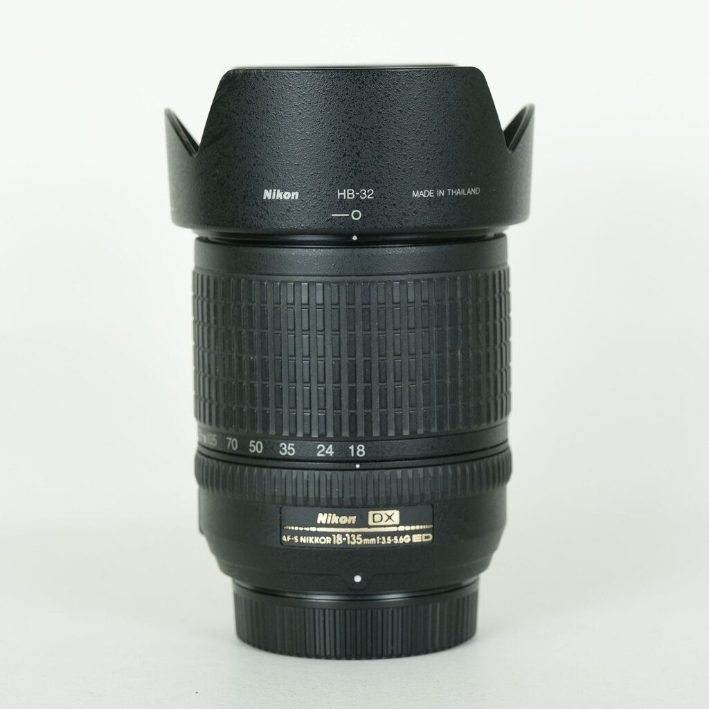 Nikon AF-S DX ED 18-135mm F3.5-5.6 G(IF) Nikon AF-S DX ED 18-135mm F3.5-5.6 G(IF)