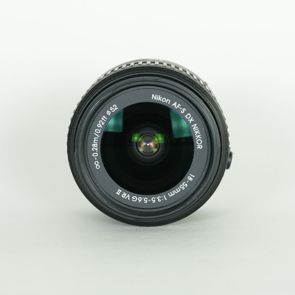 Nikon AF-S DX NIKKOR 18-55mm f3.5-5.6G VR II Nikon AF-S DX NIKKOR 18-55mm f3.5-5.6G VR II