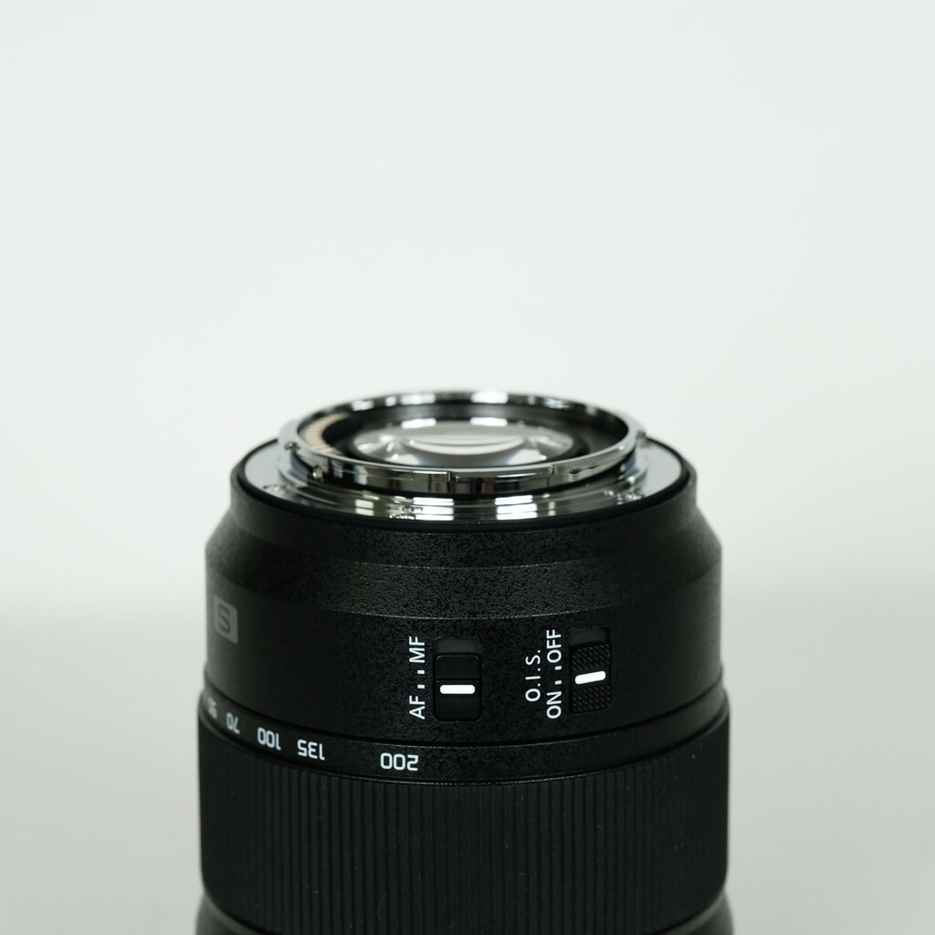 Panasonic LUMIX S 28-200mm F4-7.1 MACRO O.I.S. Panasonic LUMIX S 28-200mm F4-7.1 MACRO O.I.S.