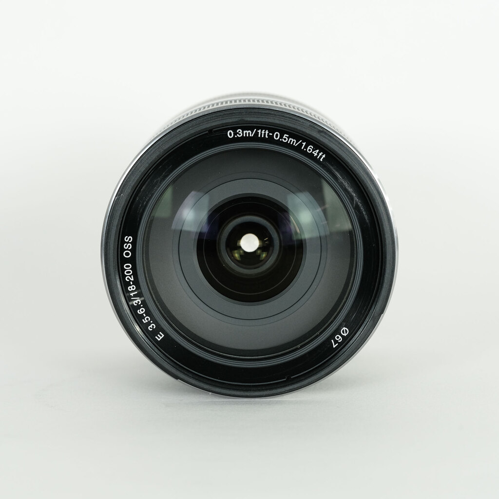 SONY E18-200mm F3.5-6.3 OSS SEL18200