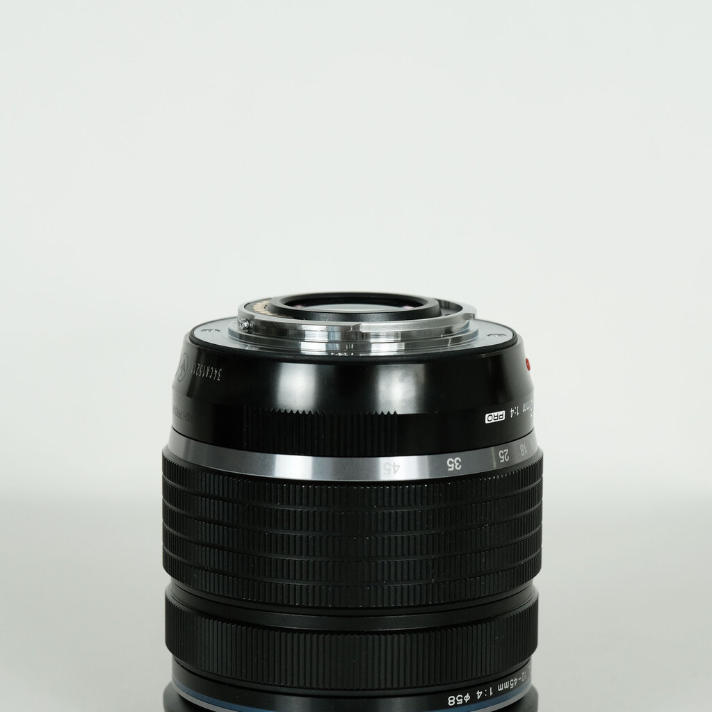 OLYMPUS M.ZUIKO DIGITAL ED 12‑45mm F4.0 PRO OLYMPUS M.ZUIKO DIGITAL ED 12‑45mm F4.0 PRO