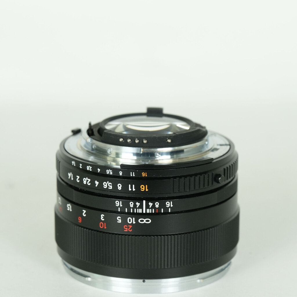 Carl Zeiss Planar T* 50mm F1.4 ZF.2 [ニコンF用]