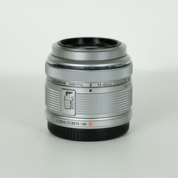 OLYMPUS M.ZUIKO DIGITAL 14-42mm F3.5-5.6IIR シルバー