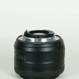 Nikon AF-S DX NIKKOR 35mm f/1.8G Nikon AF-S DX NIKKOR 35mm f/1.8G