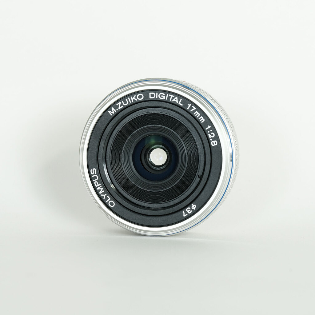 OLYMPUS M.ZUIKO DIGITAL 17mm F2.8 シルバーの出品 | ONE SCENE