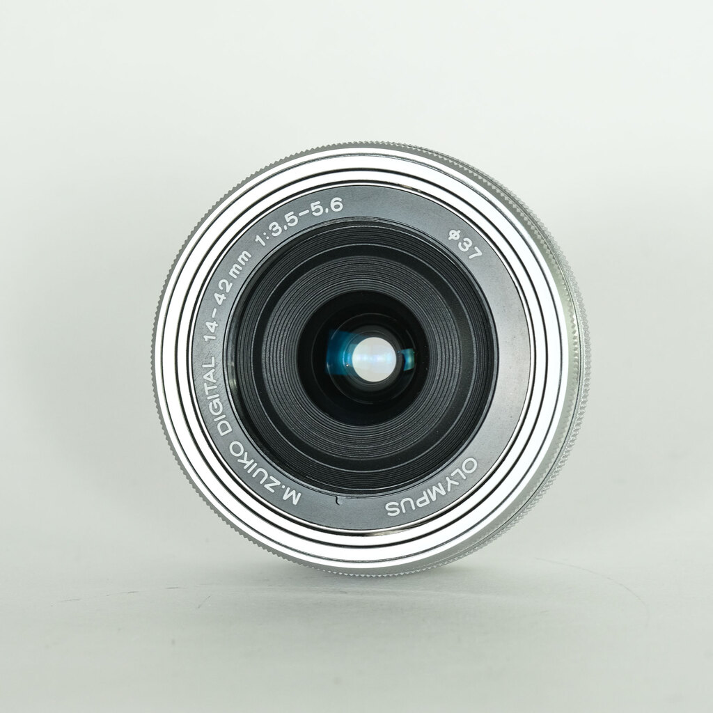 OLYMPUS M.ZUIKO DIGITAL ED 14-42mm F3.5-5.6 EZ シルバー OLYMPUS M.ZUIKO DIGITAL ED 14-42mm F3.5-5.6 EZ シルバー