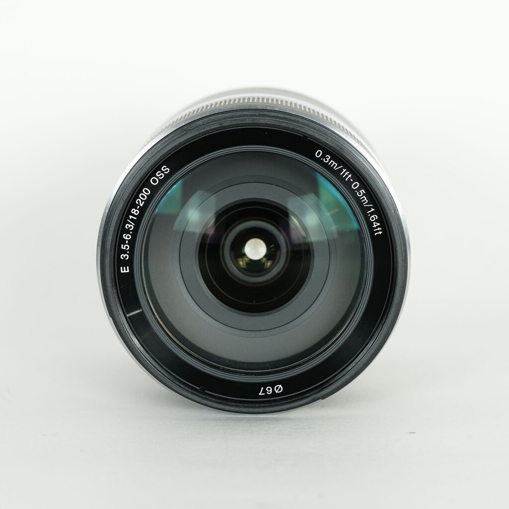 SONY E18-200mm F3.5-6.3 OSS SEL18200