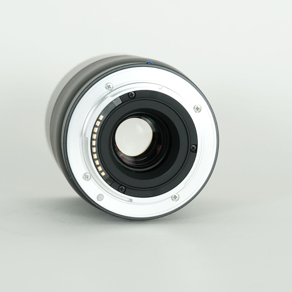 Carl Zeiss Touit 50mm F2.8 マクロ（ソニーE用）