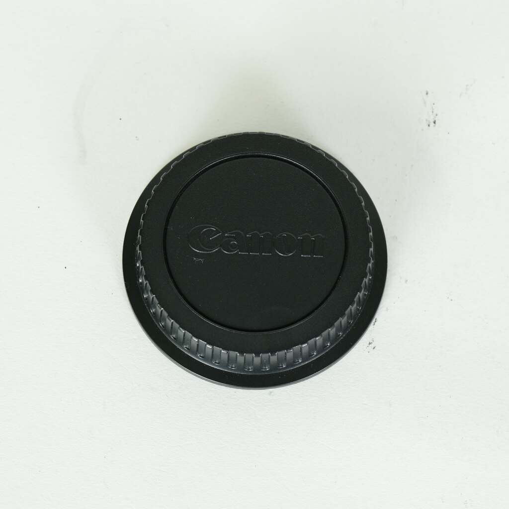 Canon EF-S18-135mm F3.5-5.6 IS