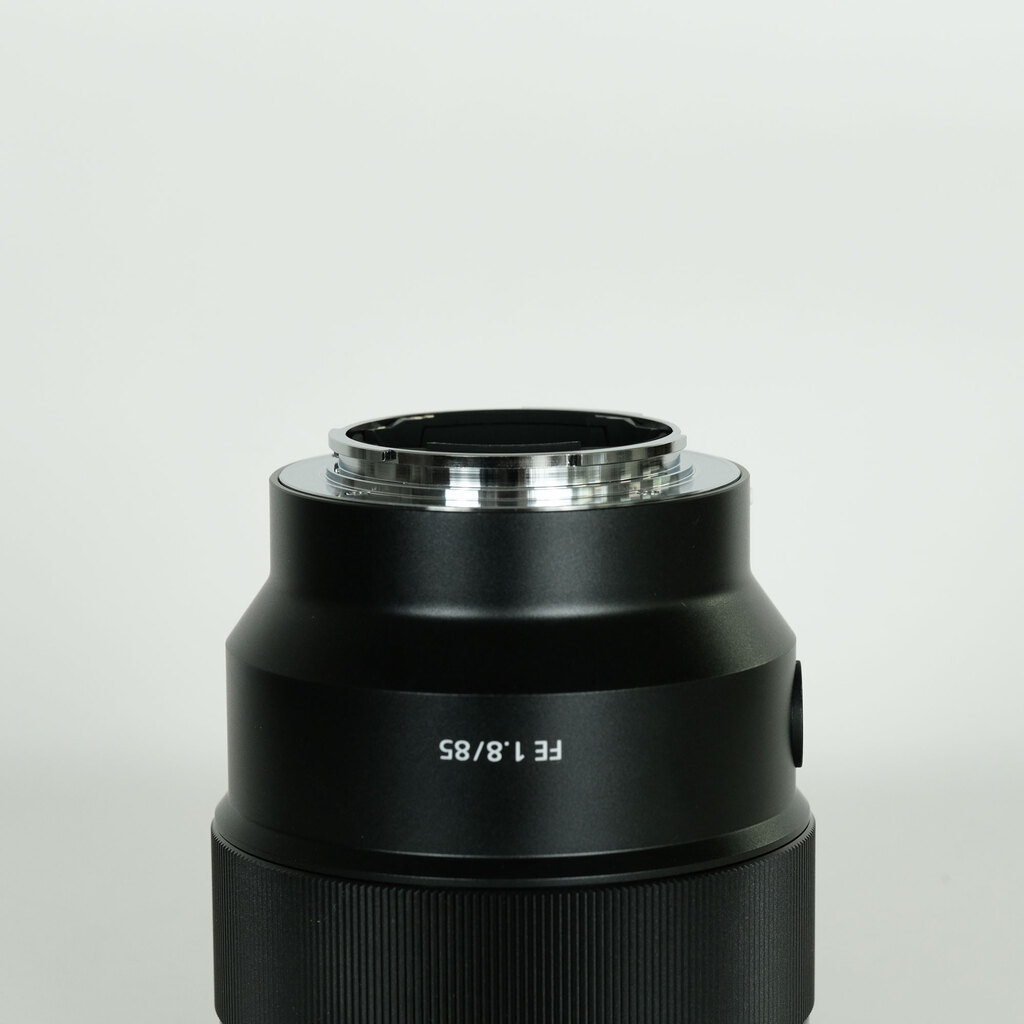 SONY FE 85mm F1.8 単焦点レンズ + レンズフード SONY(ソニー)FE 85mm F1.8 実写レビュー