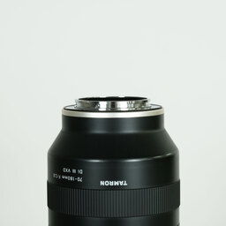 TAMRON 70-180mm F/2.8 Di III VXD (Model A056) [ ソニーE用 ]