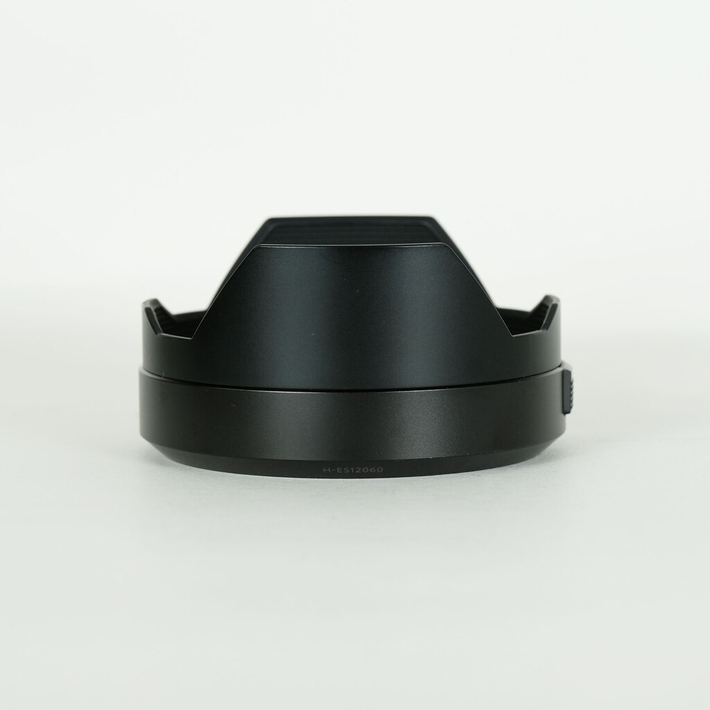 Panasonic LEICA DG VARIO-ELMARIT 12-60mm / F2.8-4.0 ASPH. / POWER O.I.S. Panasonic LEICA DG VARIO-ELMARIT 12-60mm / F2.8-4.0 ASPH. / POWER O.I.S.