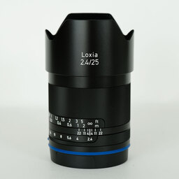Carl Zeiss Loxia 25mm F2.4(ソニーE用) Carl Zeiss Loxia 25mm F2.4(ソニーE用)