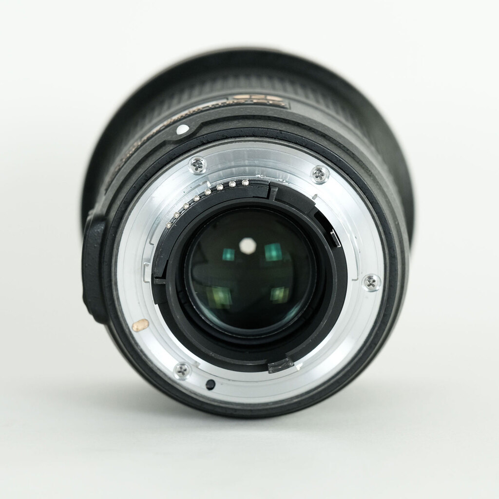 Nikon AF-S NIKKOR 20mm f/1.8G ED Nikon AF-S NIKKOR 20mm f/1.8G ED
