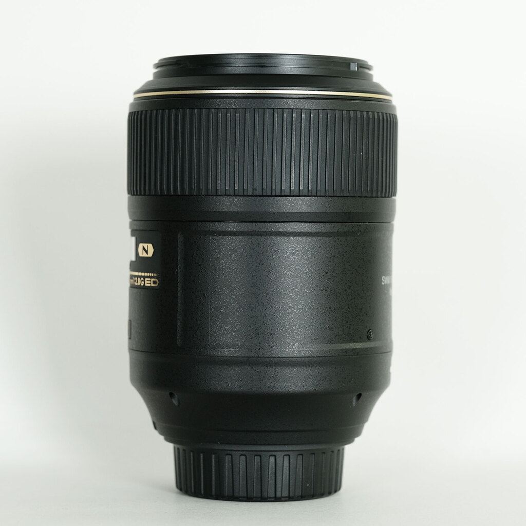 Nikon AF-S VR Micro-Nikkor 105mm f/2.8G IF-ED Nikon AF-S VR Micro-Nikkor 105mm f/2.8G IF-ED