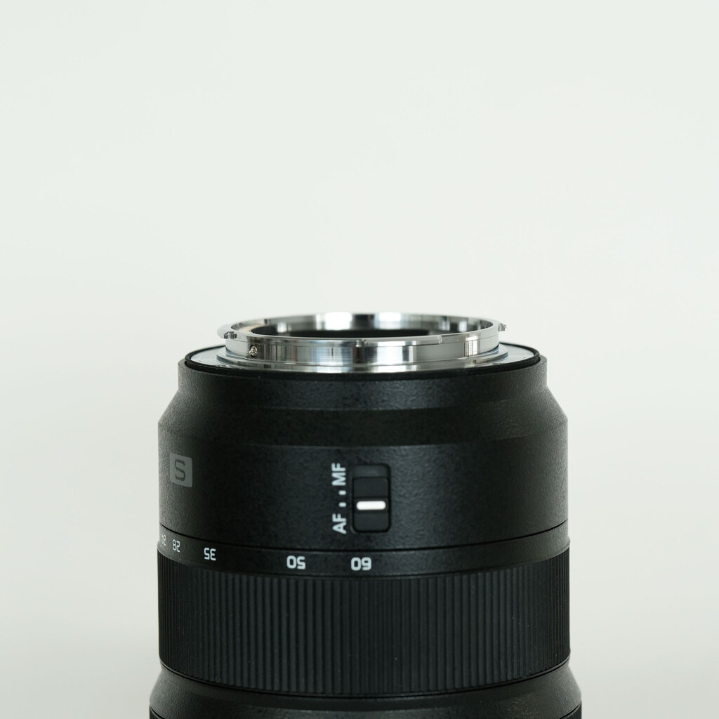 Panasonic LUMIX S 20-60mm F3.5-5.6 Panasonic LUMIX S 20-60mm F3.5-5.6