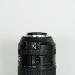 Nikon AF-S DX NIKKOR 18-300mm f/3.5-6.3G ED VR Nikon AF-S DX NIKKOR 18-300mm f/3.5-6.3G ED VR