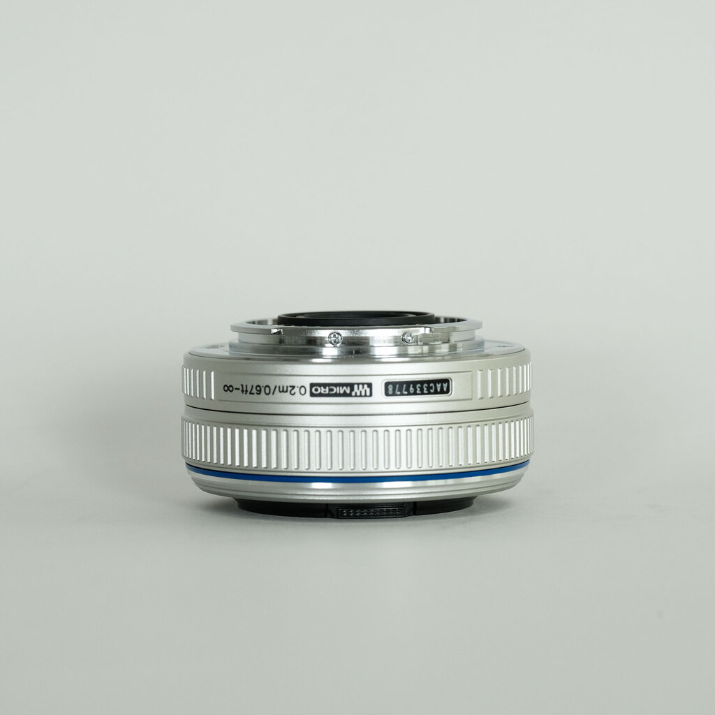 OLYMPUS M.ZUIKO DIGITAL 17mm F2.8 シルバー OLYMPUS M.ZUIKO DIGITAL 17mm F2.8 シルバー