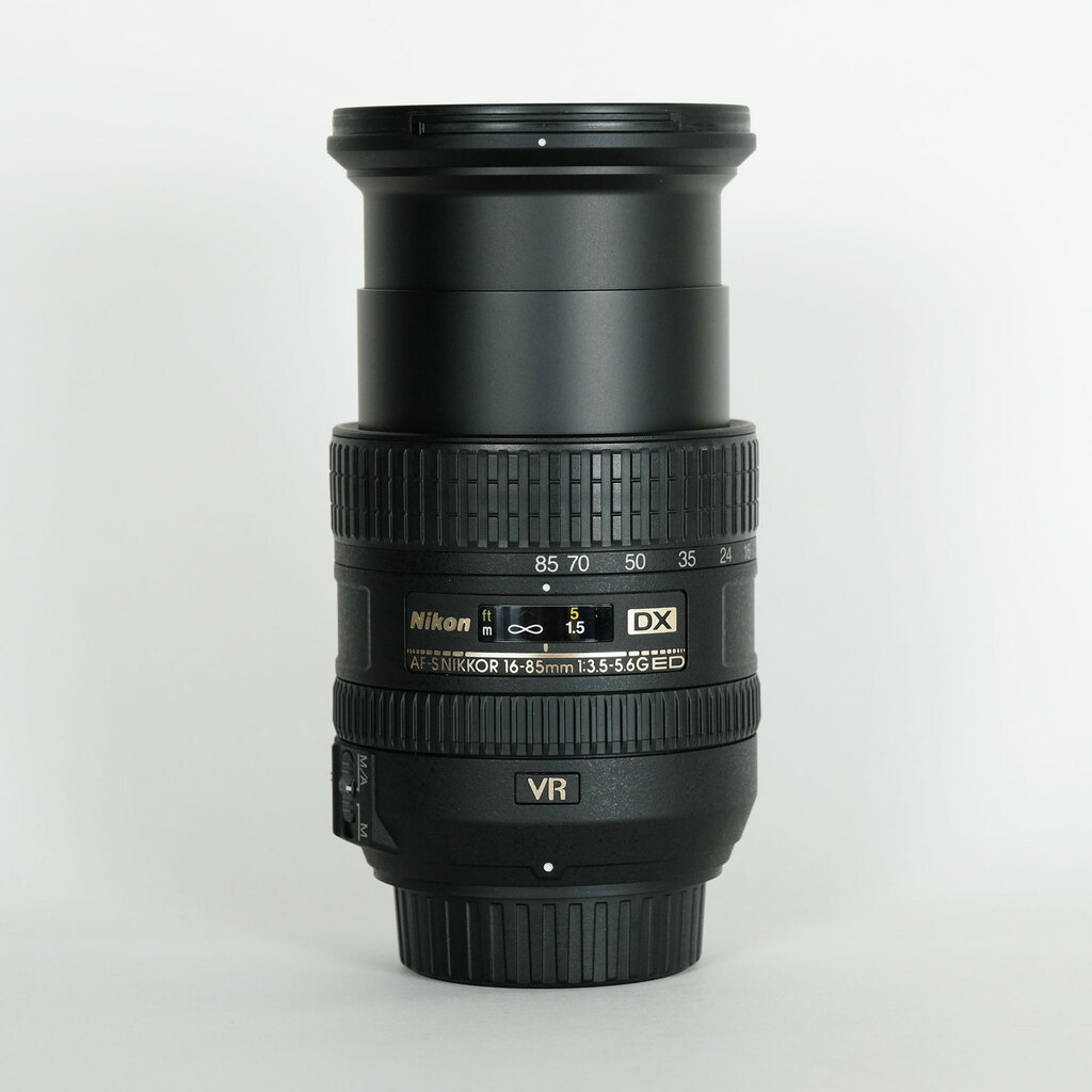 Nikon AF-S DX NIKKOR 16-85mm F3.5-5.6G ED VR Nikon AF-S DX NIKKOR 16-85mm F3.5-5.6G ED VR