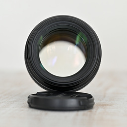 Canon EF85mm F1.8 USM Canon EF85mm F1.8 USM