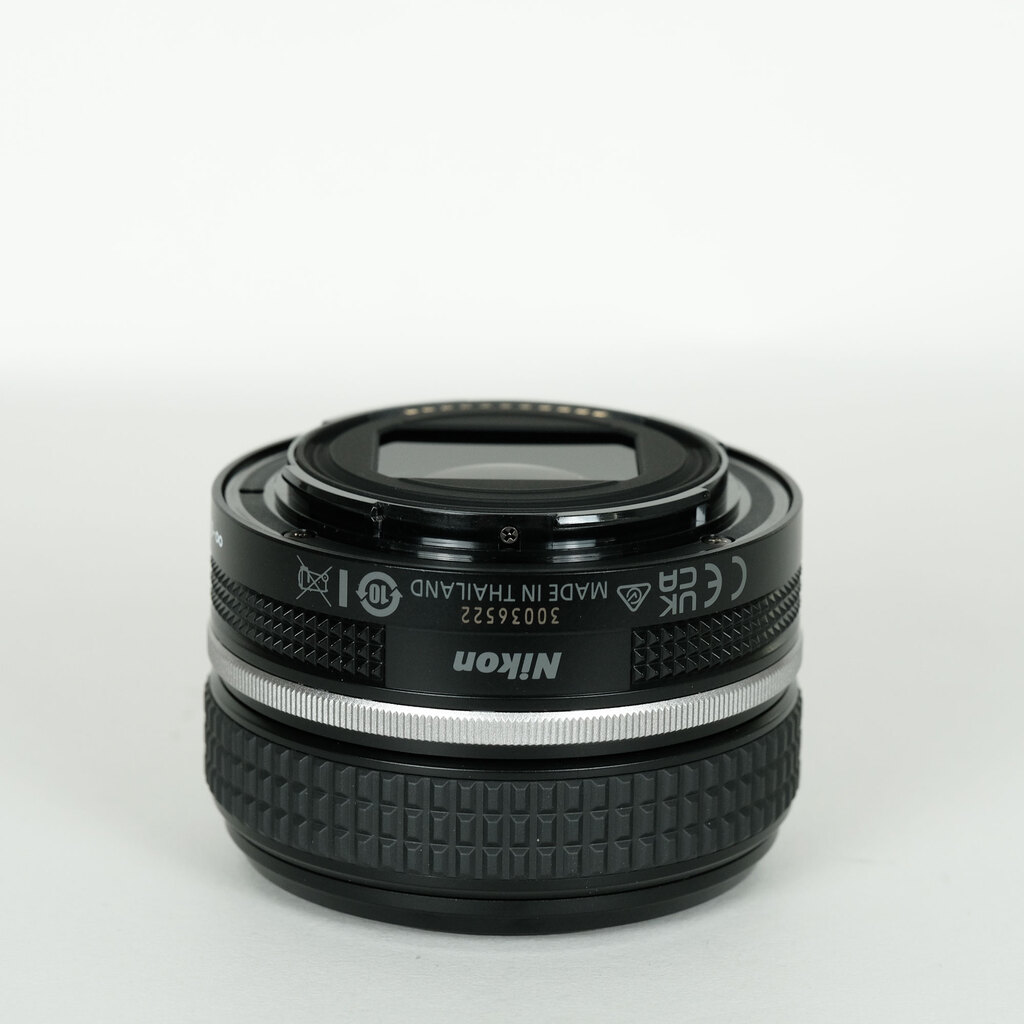 Nikon NIKKOR Z 40mm f/2 Nikon NIKKOR Z 40mm f/2