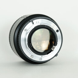 Nikon Ai AF Nikkor 85mm f/1.8D Nikon Ai AF Nikkor 85mm f/1.8D