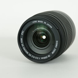 SIGMA 18-250mm F3.5-6.3 DC MACRO OS HSM (キヤノンEF用) SIGMA 18-250mm F3.5-6.3 DC MACRO OS HSM (キヤノンEF用)