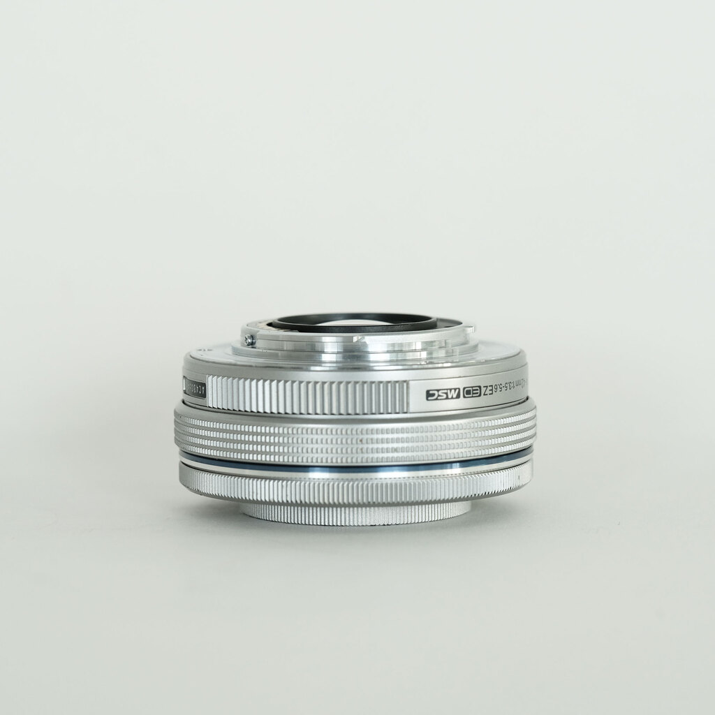 OLYMPUS M.ZUIKO DIGITAL ED 14-42mm F3.5-5.6 EZ シルバーの