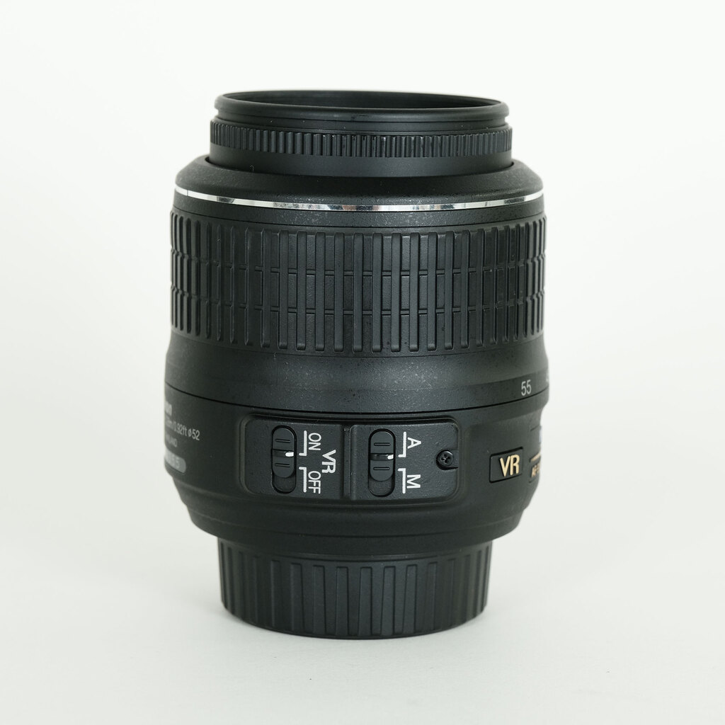 Nikon AF-S DX NIKKOR 18-55mm F3.5-5.6 G VR Nikon AF-S DX NIKKOR 18-55mm F3.5-5.6 G VR