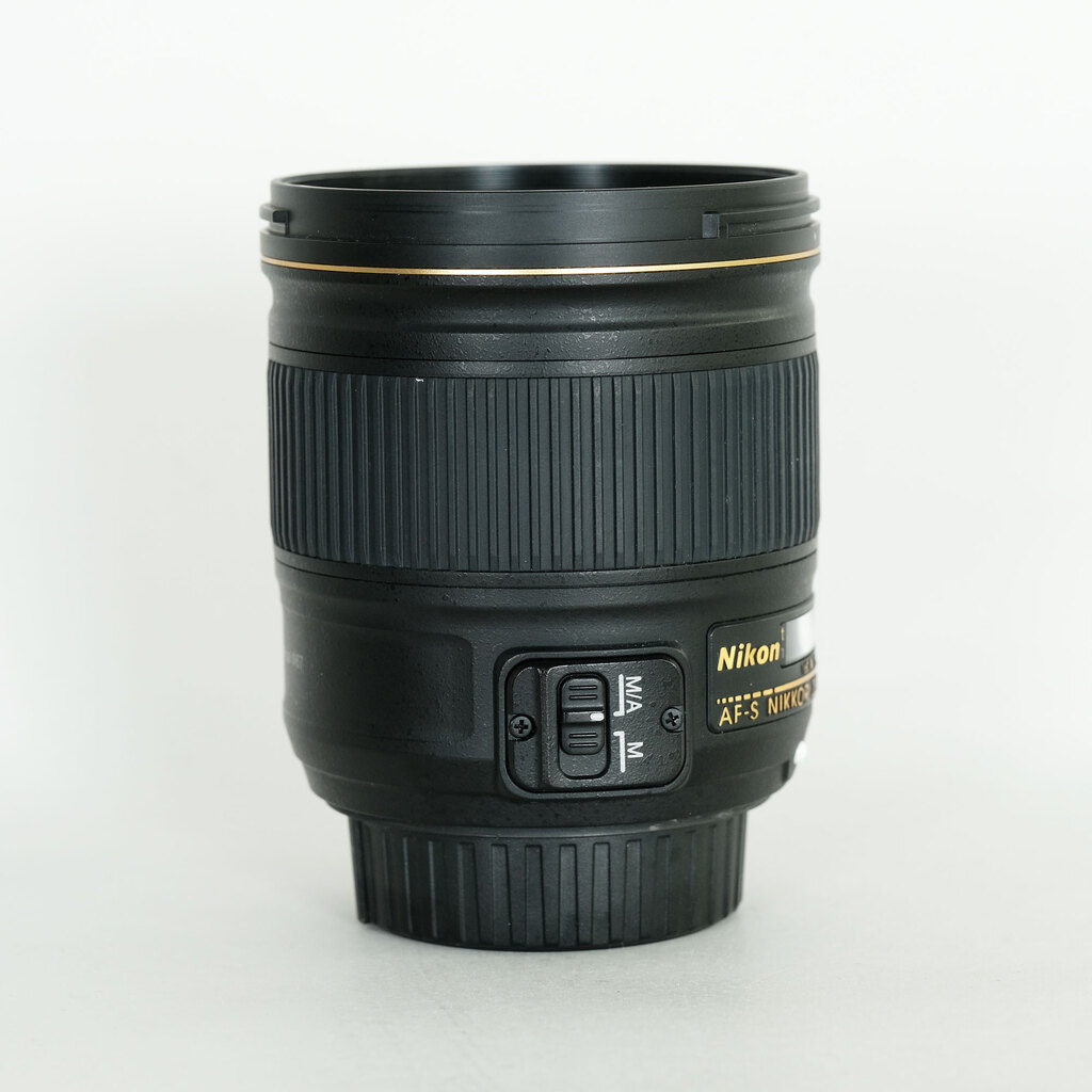 Nikon AF-S NIKKOR 28mm f/1.8G Nikon AF-S NIKKOR 28mm f/1.8G