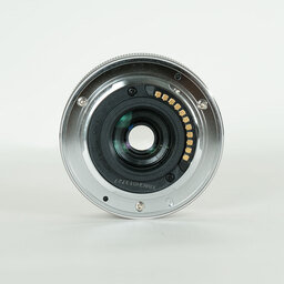 Panasonic LUMIX G VARIO 12-32mm / F3.5-5.6 ASPH. / MEGA O.I.S. Panasonic LUMIX G VARIO 12-32mm / F3.5-5.6 ASPH. / MEGA O.I.S.