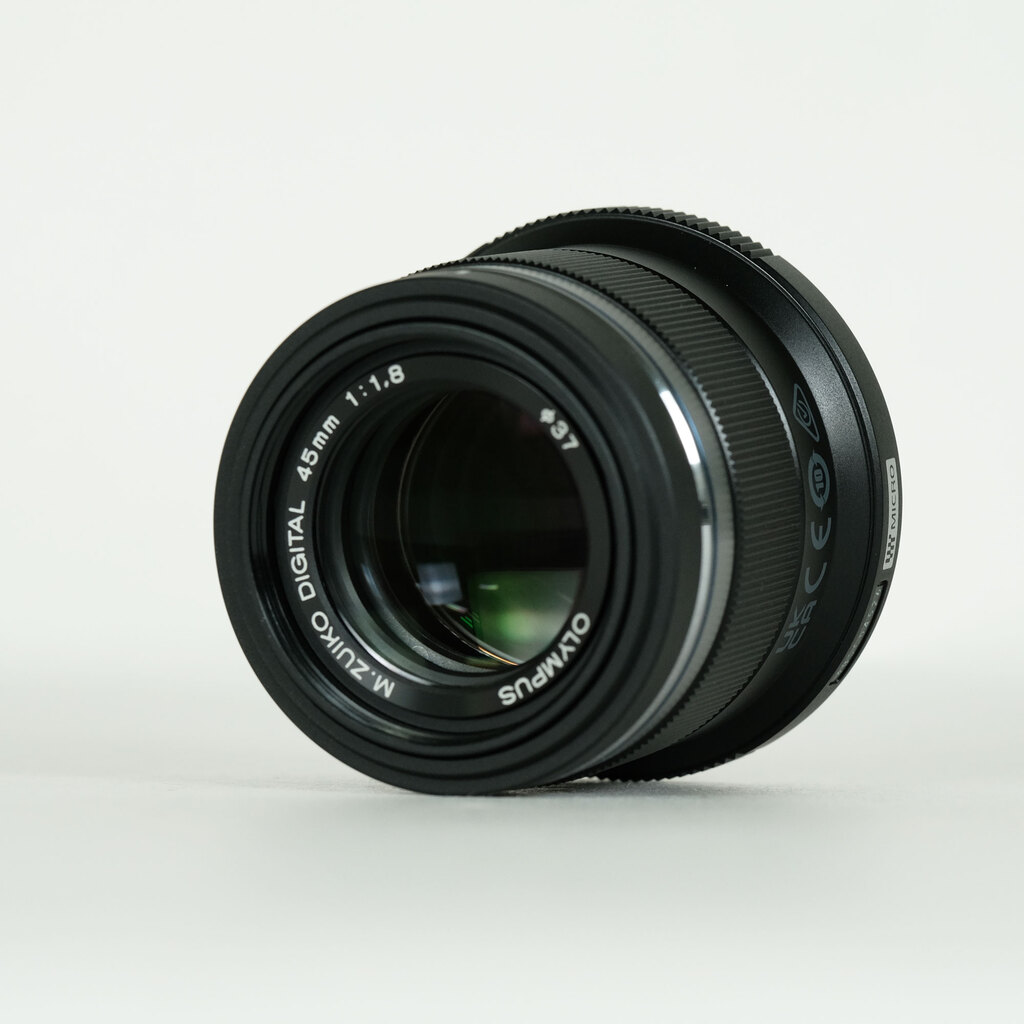 OLYMPUS M.ZUIKO DIGITAL 45mm F1.8 OLYMPUS M.ZUIKO DIGITAL 45mm F1.8