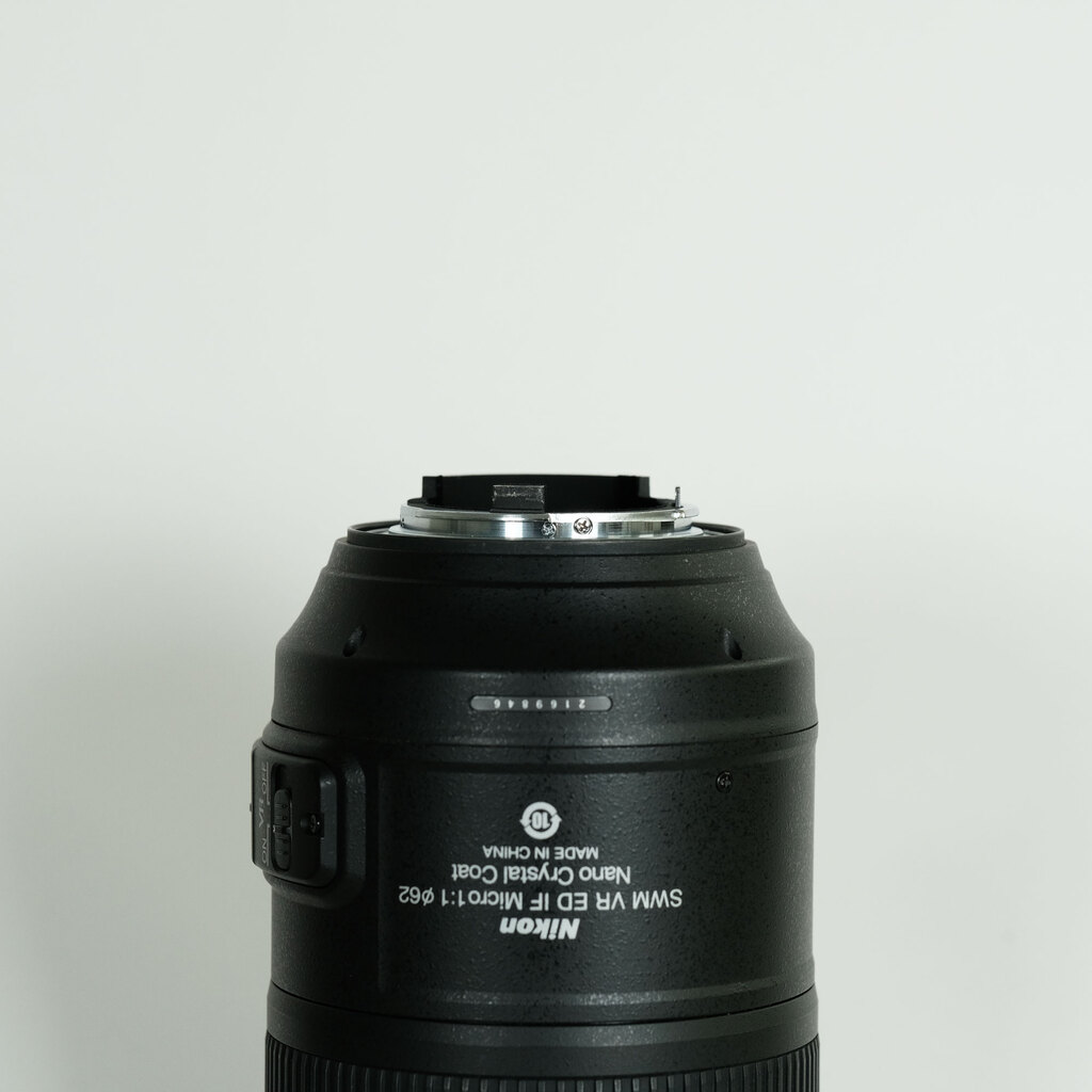 Nikon AF-S VR Micro-Nikkor 105mm f/2.8G IF-ED Nikon AF-S VR Micro-Nikkor 105mm f/2.8G IF-ED
