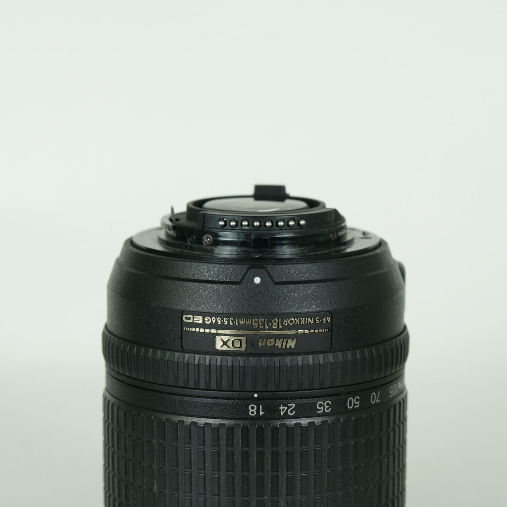 Nikon AF-S DX ED 18-135mm F3.5-5.6 G(IF) Nikon AF-S DX ED 18-135mm F3.5-5.6 G(IF)
