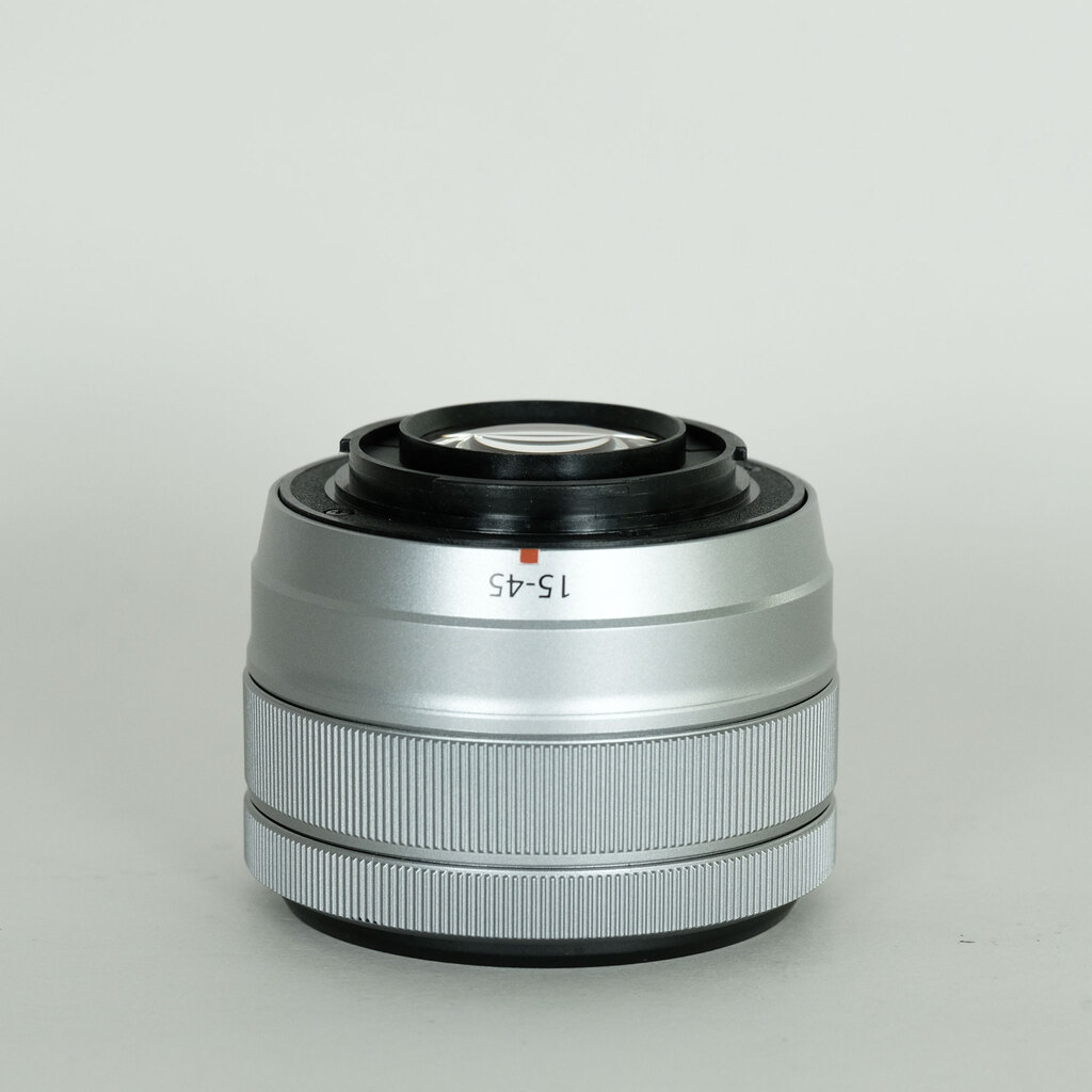 Fujifilm XC15-45mm ズームレンズ フジノンレンズ XC15-45mmF3.5-5.6 OIS PZ シルバー: レンズ