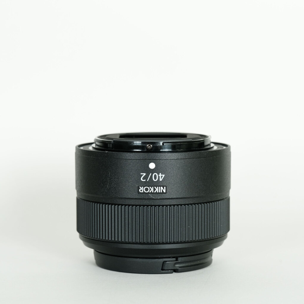 Nikon NIKKOR Z 40mm f/2 Nikon NIKKOR Z 40mm f/2