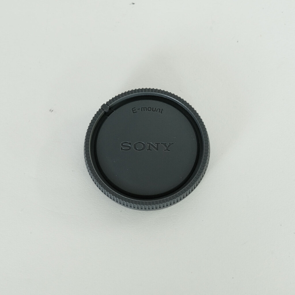 SONY E 18-135mm F3.5-5.6 OSS SEL18135
