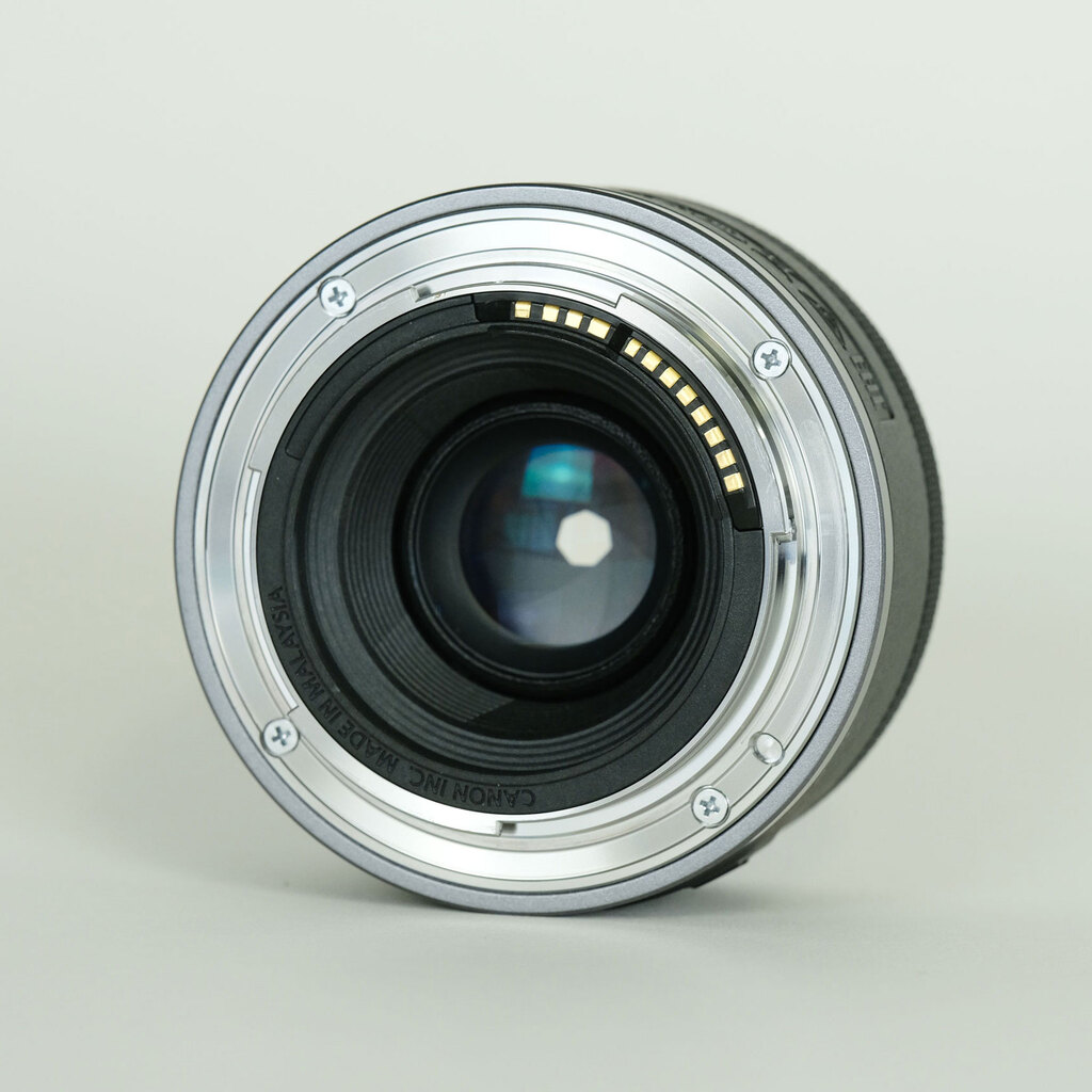 Canon RF50mm F1.8 STM Canon RF50mm F1.8 STM