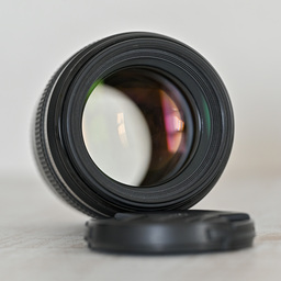 Canon EF85mm F1.8 USM Canon EF85mm F1.8 USM