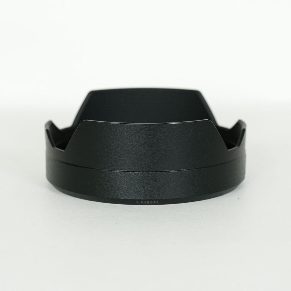 Panasonic LUMIX S 28-200mm F4-7.1 MACRO O.I.S. Panasonic LUMIX S 28-200mm F4-7.1 MACRO O.I.S.