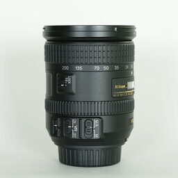 Nikon AF-S DX NIKKOR 18-200mm F3.5-5.6G ED VR II Nikon AF-S DX NIKKOR 18-200mm F3.5-5.6G ED VR II