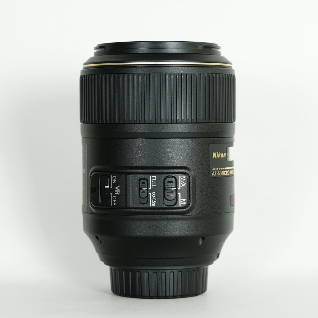Nikon AF-S VR Micro-Nikkor 105mm f/2.8G IF-ED Nikon AF-S VR Micro-Nikkor 105mm f/2.8G IF-ED