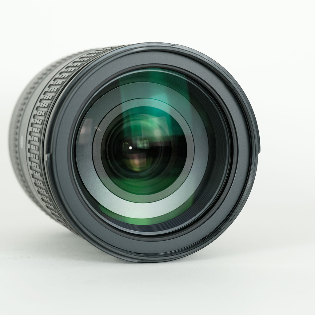 Nikon AF-S NIKKOR 28-300mm f/3.5-5.6G ED VR Nikon AF-S NIKKOR 28-300mm f/3.5-5.6G ED VR