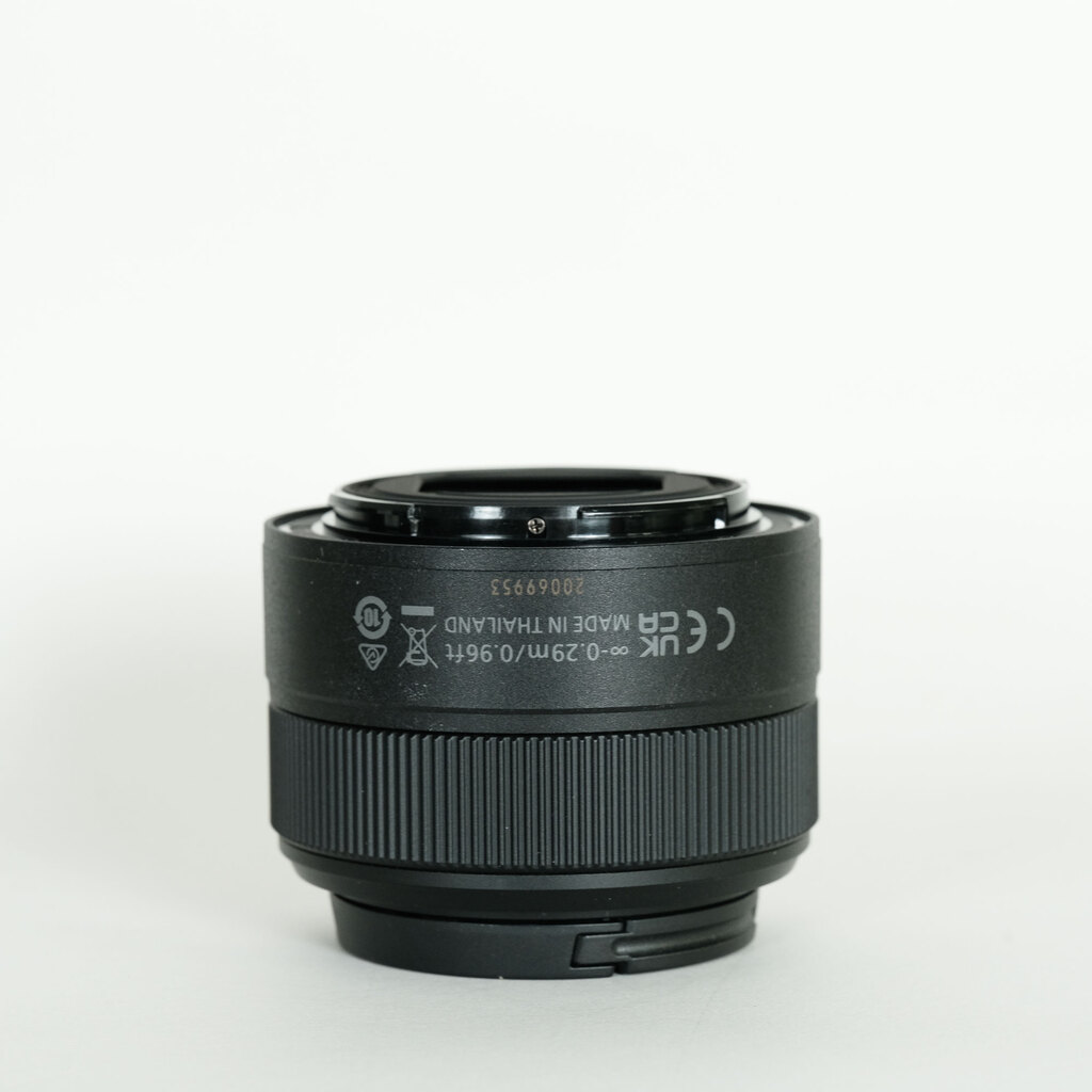 Nikon NIKKOR Z 40mm f/2 Nikon NIKKOR Z 40mm f/2