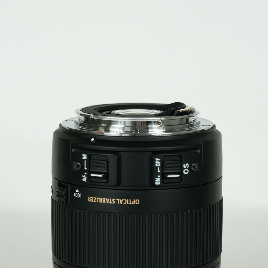 SIGMA 18-250mm F3.5-6.3 DC MACRO OS HSM (キヤノンEF用) SIGMA 18-250mm F3.5-6.3 DC MACRO OS HSM (キヤノンEF用)