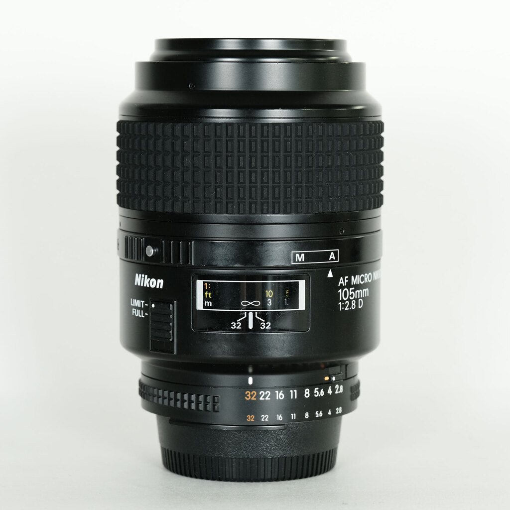 Nikon AF 105mm F2.8D }CN