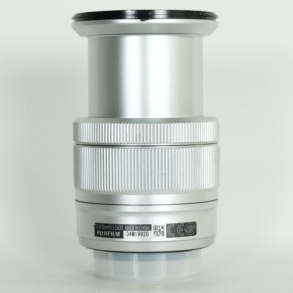 FUJIFILM フジノン XC16-50mm F3.5-5.6 OIS シルバー FUJIFILM フジノン XC16-50mm F3.5-5.6 OIS シルバー